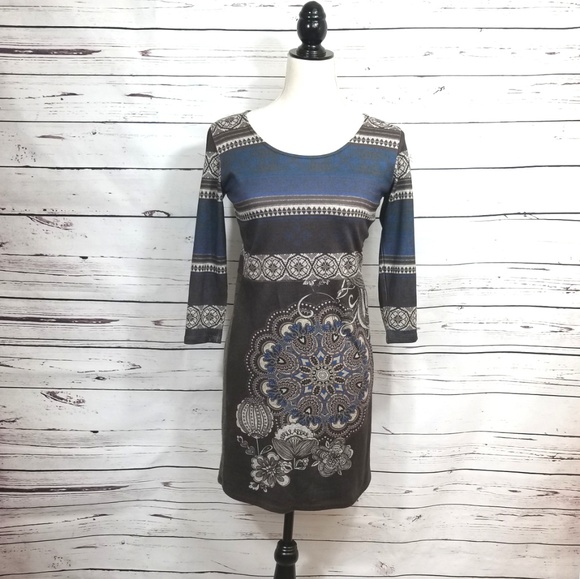 Papillon lightweight Knit Dress - Picture 1 of 4